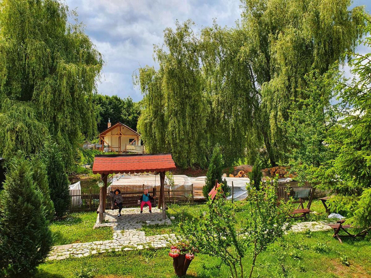 Hôtel La Pădure à Brebu Extérieur photo