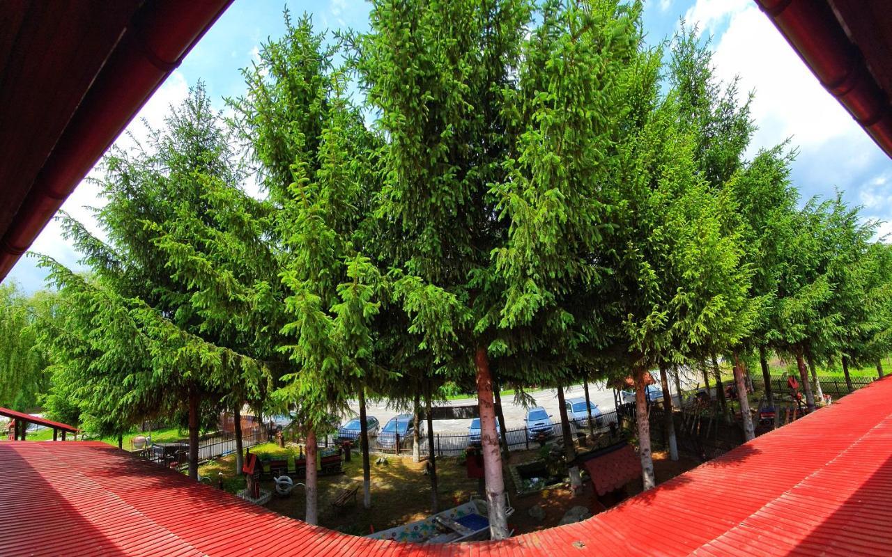 Hôtel La Pădure à Brebu Extérieur photo