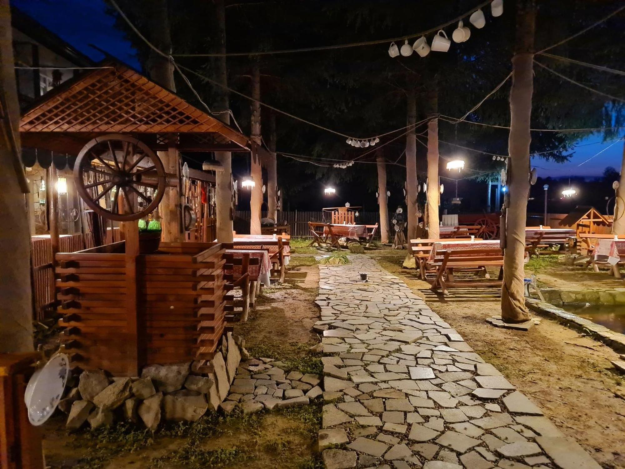Hôtel La Pădure à Brebu Extérieur photo