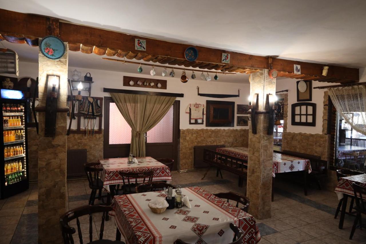 Hôtel La Pădure à Brebu Extérieur photo