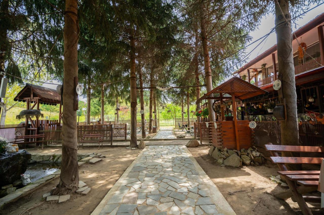 Hôtel La Pădure à Brebu Extérieur photo