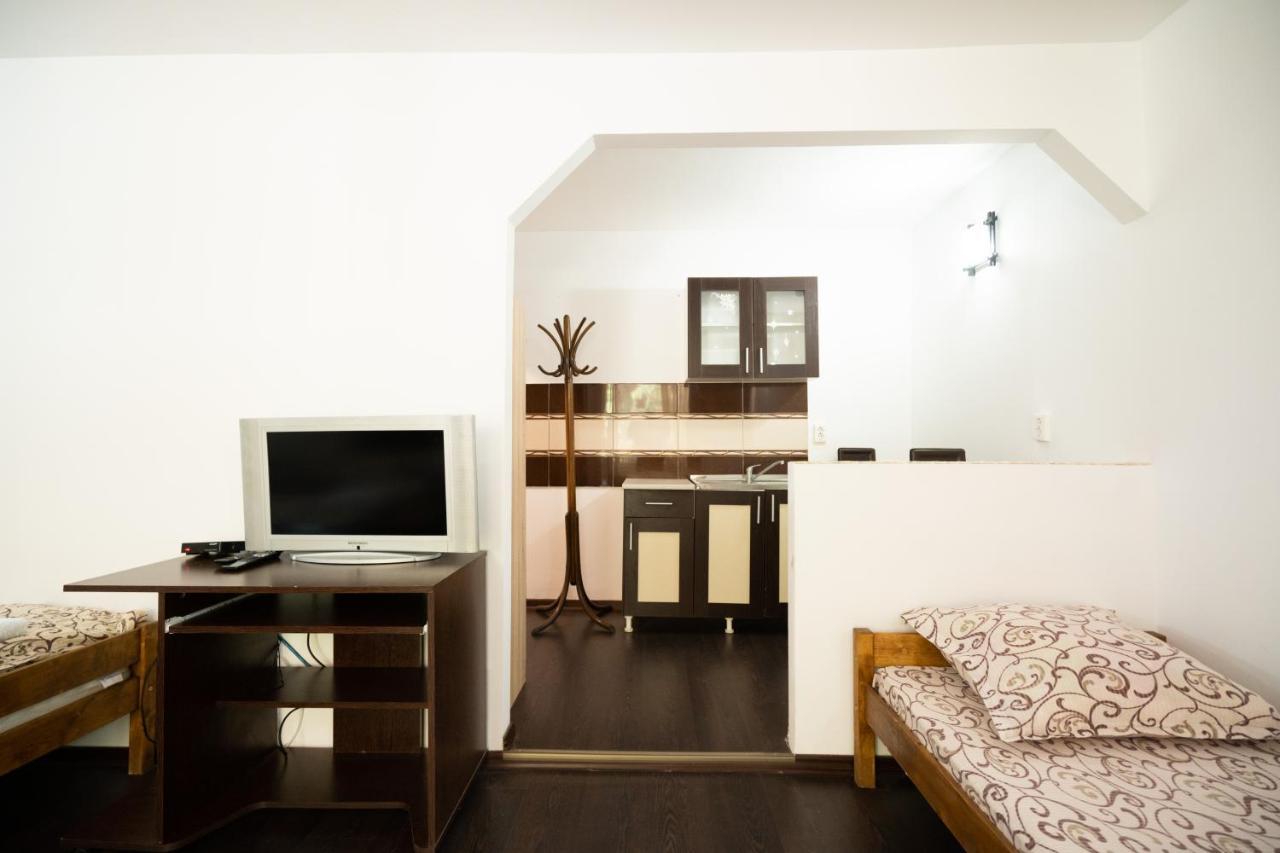 Hôtel La Pădure à Brebu Extérieur photo