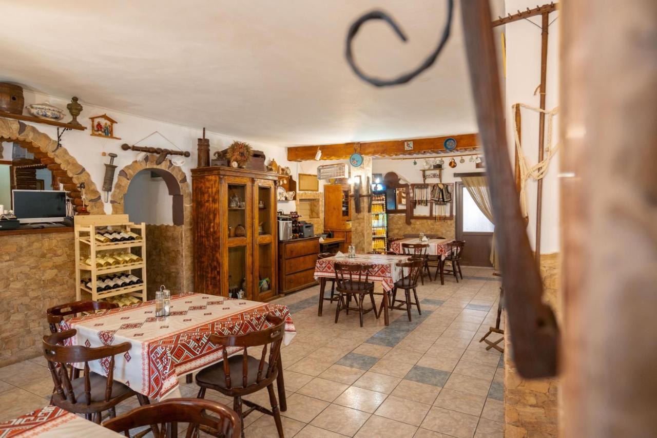 Hôtel La Pădure à Brebu Extérieur photo