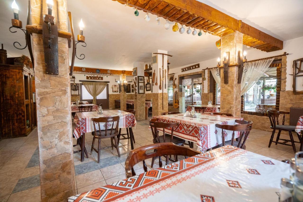 Hôtel La Pădure à Brebu Extérieur photo
