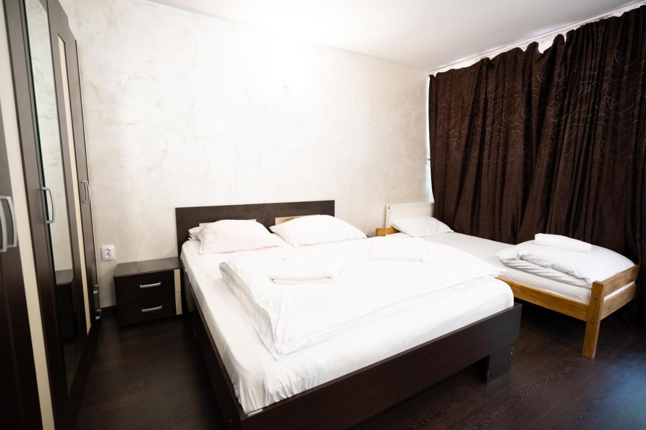 Hôtel La Pădure à Brebu Extérieur photo