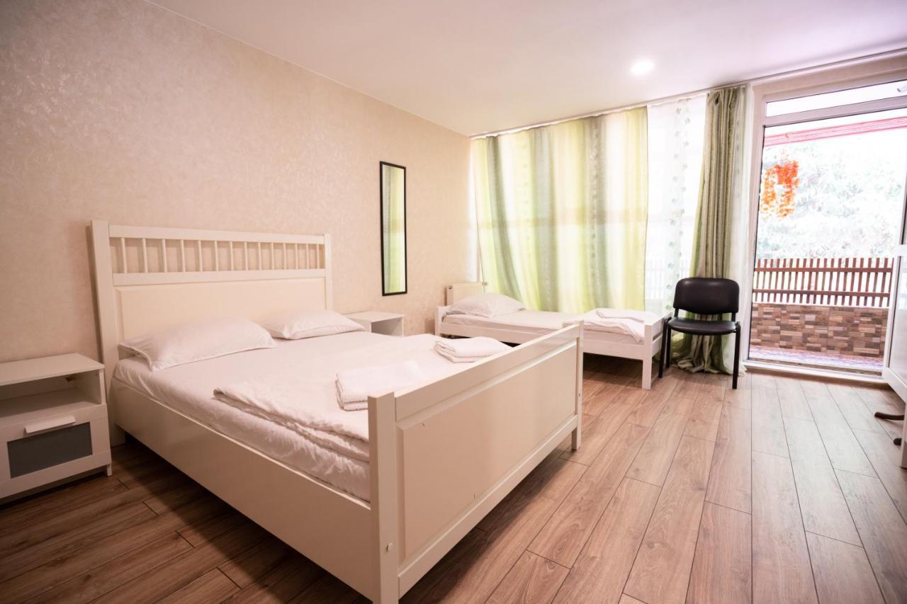 Hôtel La Pădure à Brebu Extérieur photo