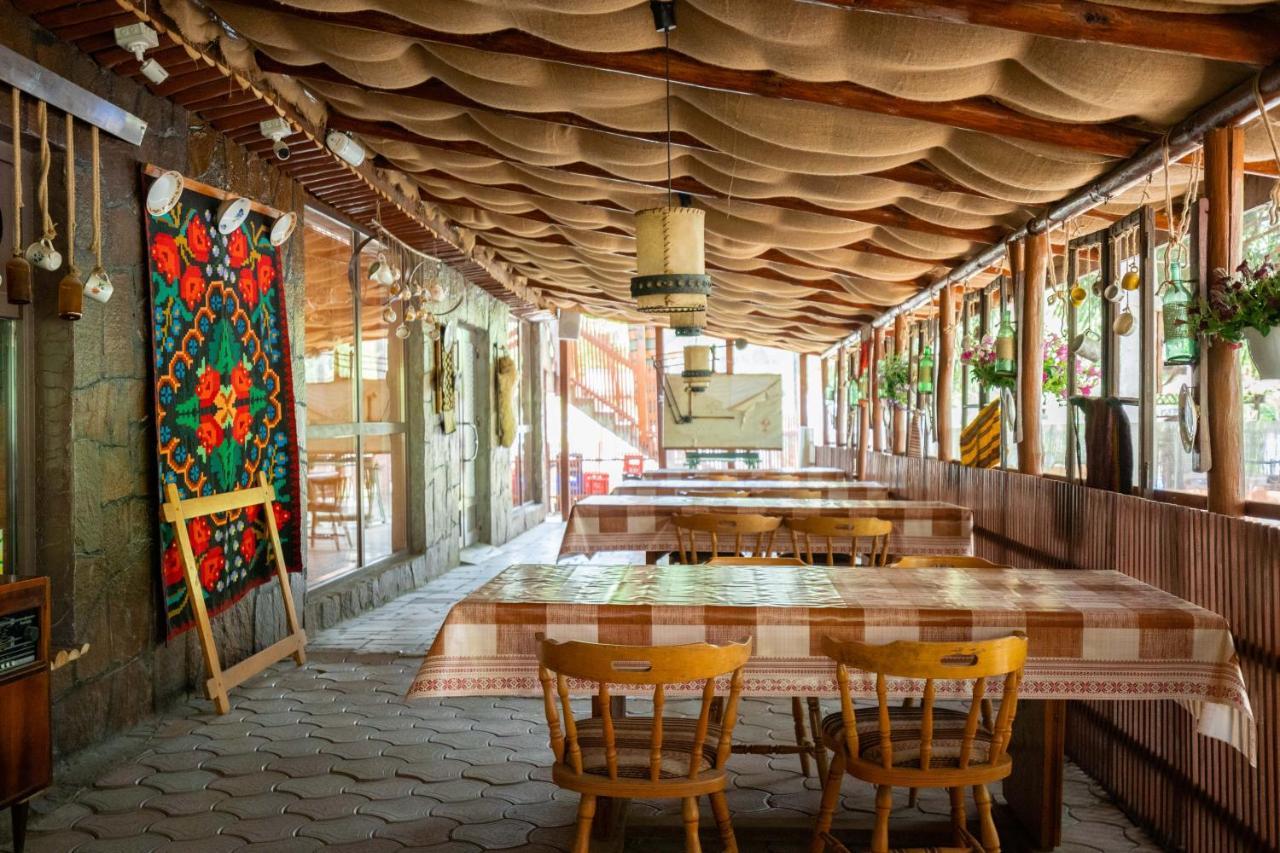 Hôtel La Pădure à Brebu Extérieur photo