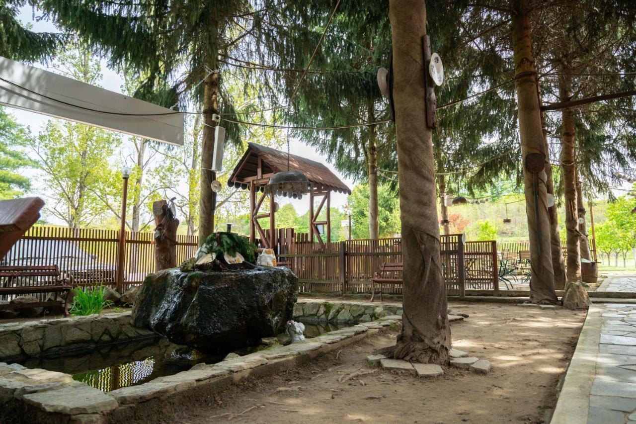 Hôtel La Pădure à Brebu Extérieur photo