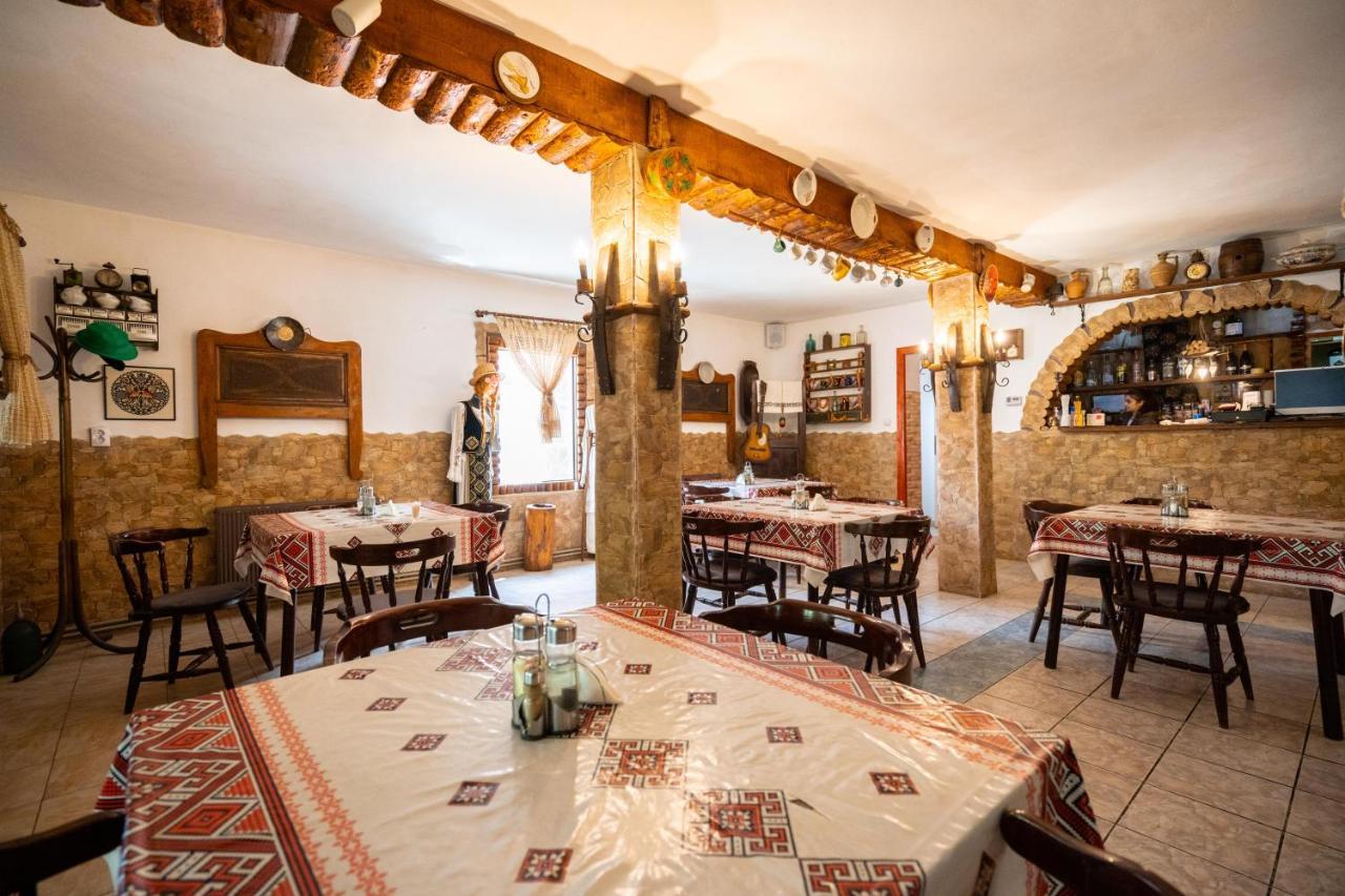 Hôtel La Pădure à Brebu Extérieur photo